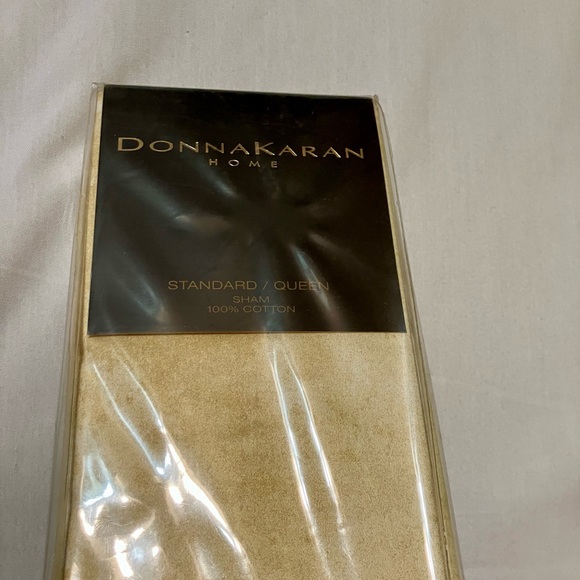 DONNA KARAN HOME GILDED COLLECTION GOLD - STANDARD/QUEEN Sham - Picture 7 of 10